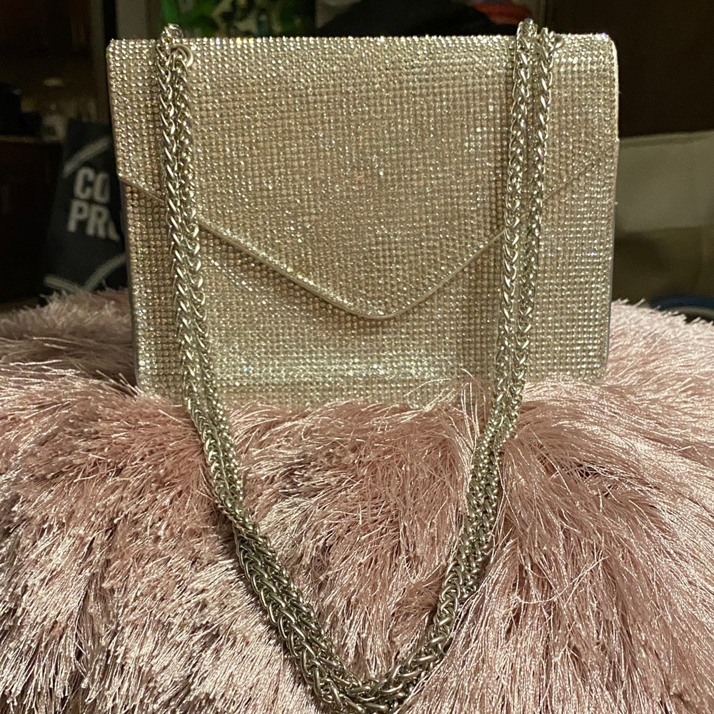 Glamorous Gold Chain Evening Clutch - Picture 11 of 11